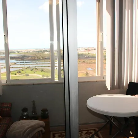 Ricardo Rolao Vista Mar - Edificio Oasis - Bedrooms * Faro